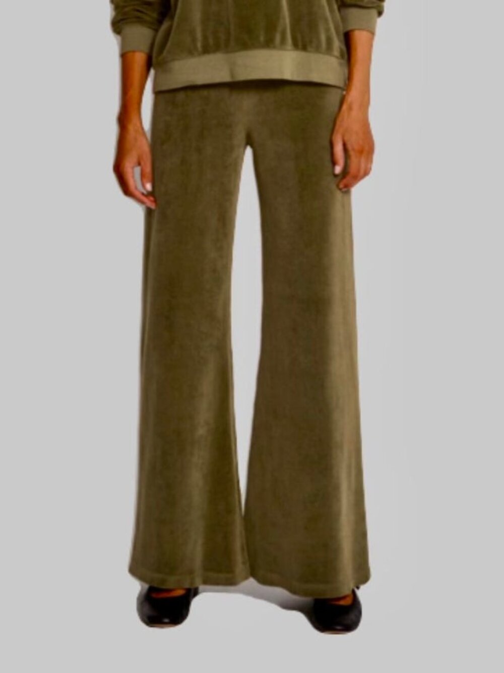 NWT Suzie Kondi Zephyra Flare Velour Pants Olive Green